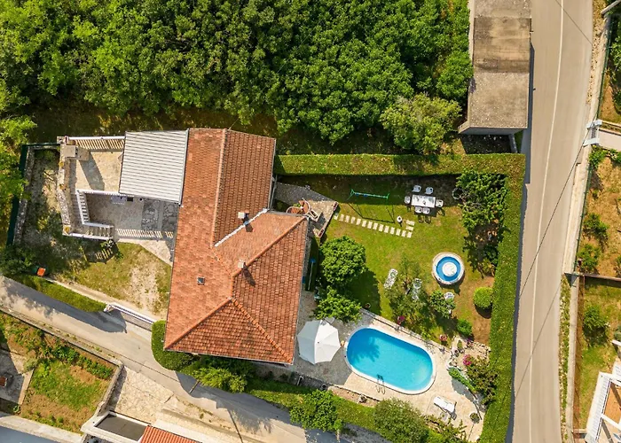 Four-bedroom With An Outdoor Swimming Pool 09 Ferienhaus