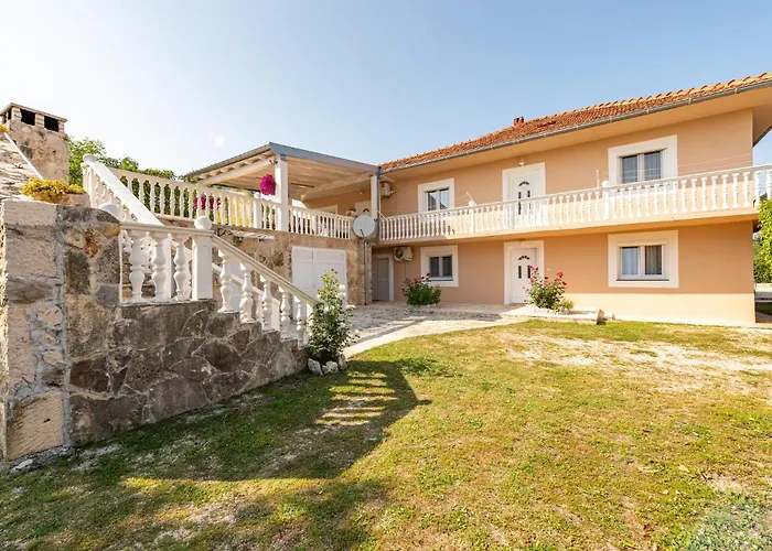 بيت للعطل Four-bedroom With An Outdoor Swimming Pool 09 Lovinac (Zadar)
