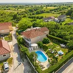 Four-bedroom With An Outdoor Swimming Pool 09 Vakantiehuis Lovinac (Zadar)