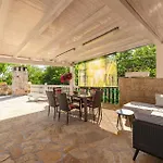 Four-bedroom With An Outdoor Swimming Pool 09 別荘