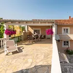 Four-bedroom With An Outdoor Swimming Pool 09 別荘
