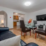Four-bedroom With An Outdoor Swimming Pool 09 別荘 *