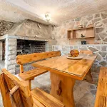 別荘 Four-bedroom With An Outdoor Swimming Pool 09 *