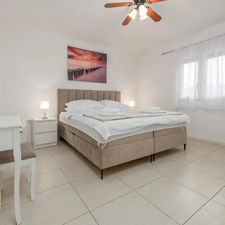 Four-bedroom With An Outdoor Swimming Pool 09 Lovinac (Zadar)
